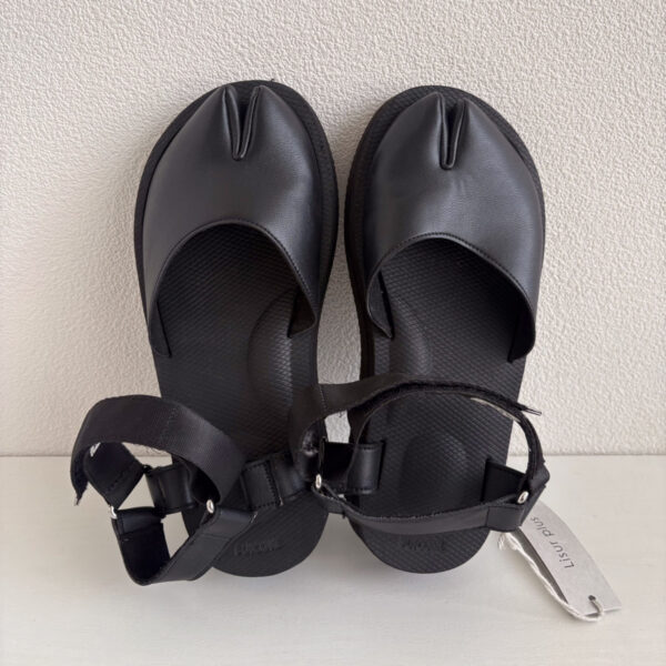 SUICOKE　足袋サンダル